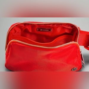 Lululemon Everywhere Belt Bag
